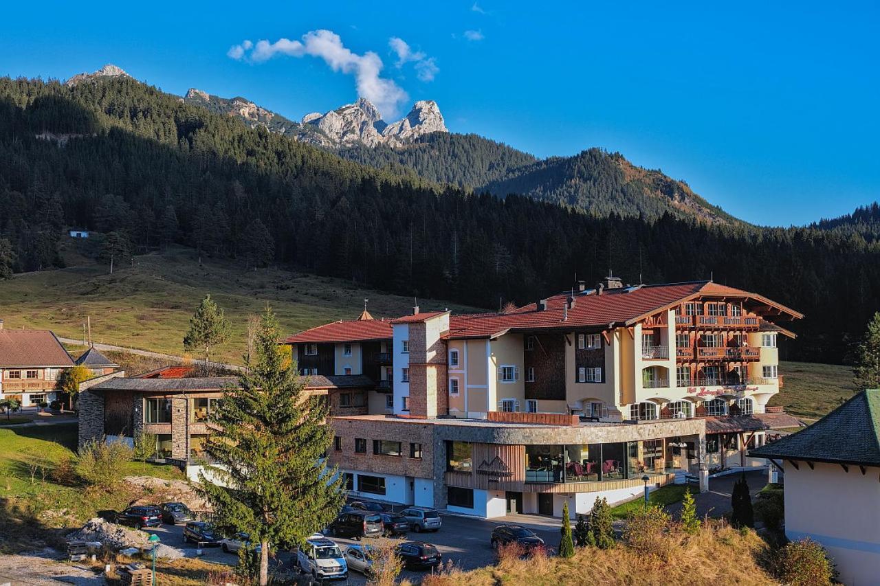 Hotel Lumberger Hof Graen Exterior photo
